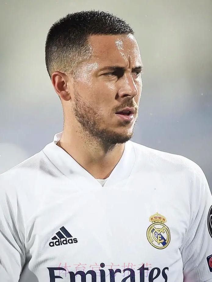 记者:离开皇马大门为阿扎尔敞开 但目前没任何报价 记者:离开皇马大门为阿扎尔敞开 但目前没任何报价