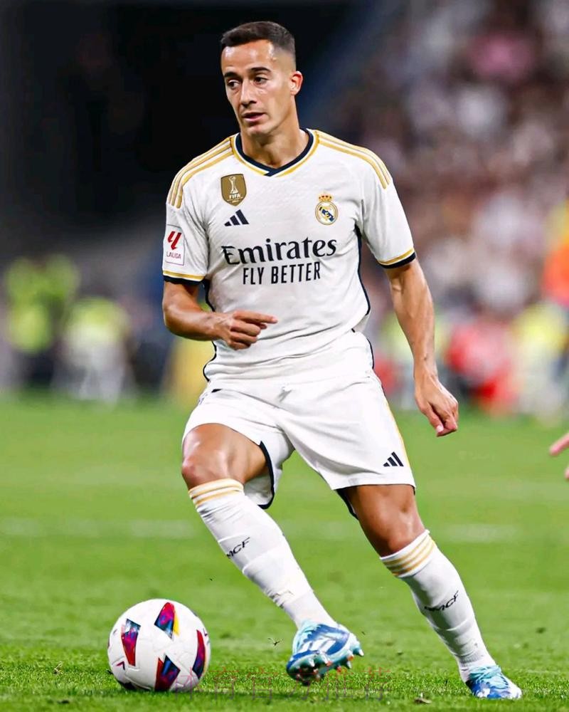 皇马官方:巴斯克斯右腿比目鱼肌受伤 伤情待观察 皇马官方:巴斯克斯右腿比目鱼肌受伤 伤情待观察